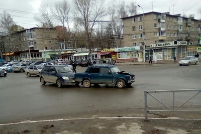 В Рязани на улице Новосёлов столкнулись пять автомобилей