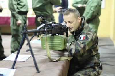 Военная делегация Франции перенимает опыт у российских десантников в Рязани