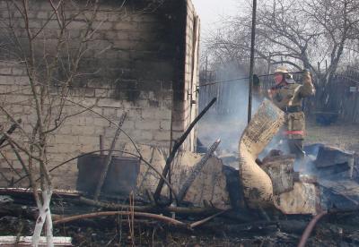 Пожарные отстояли жилой дом в Захаровском районе