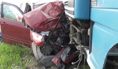 Близ Сасово грузовик протаранил на встречке Suzuki, погибла женщина