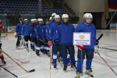 Юные рязанские хоккеисты на зональном турнире «Золотая шайба» одержали третью победу