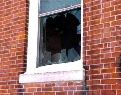 В Скопине вор разбил стекло в квартире и похитил 3500 рублей