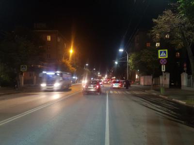 На улице Дзержинского Opel сбил девушку на пешеходном переходе