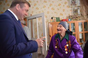 Николай Любимов навестил ветерана Великой Отечественной войны в Сасовском районе