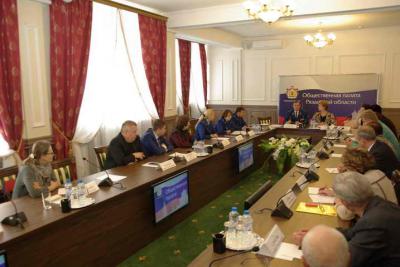 Олег Черныш пообщался с членами Общественной палаты региона