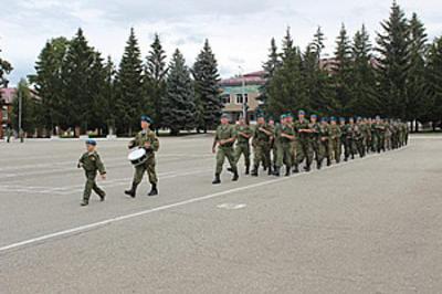 Военно-спортивный лагерь «Юный десантник» попрощался с юными рязанцами