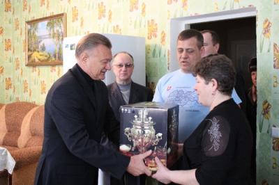 Рязанский губернатор встретился за чашкой чая с семьёй из Милославского района 