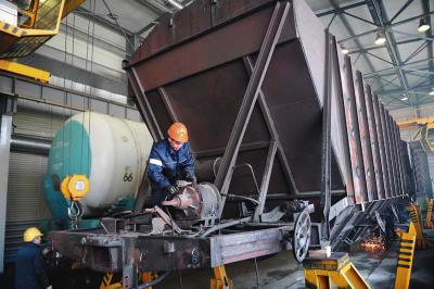 Олег Ковалёв осмотрел вагонное ремонтное депо в Сасово