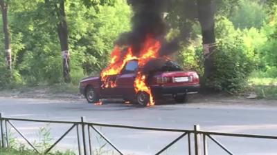 На проезде Шабулина в Рязани сгорел автомобиль