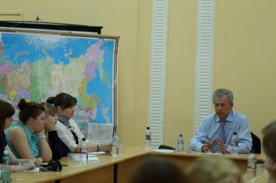 Николай Булаев вступил в открытый диалог со студентами РГУ
