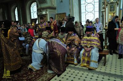 Рязанский митрополит совершил чин омовения ног священников