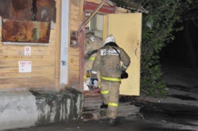 Пожарные спасли деревянный дом в центре Рязани