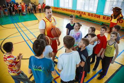 Рязанские баскетболисты навели шороху в школе №1