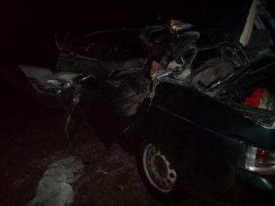 В Рязанском районе из лесовоза вывалились брёвна под три легковых автомобиля