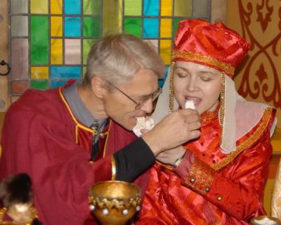 Рязанскую семейную пару с серебряной свадьбой поздравили князь и княгиня