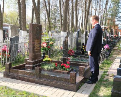 Сергей Карабасов почтил память Надежды Чумаковой