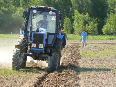 В Шиловском районе стало на 40 трактористов больше