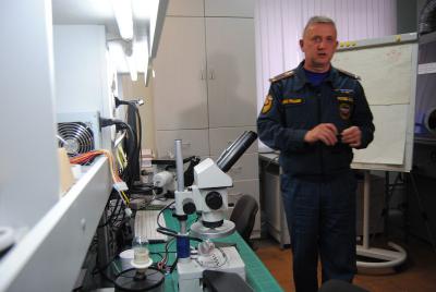 Исследователи причин пожаров в Рязанском регионе показали оборудование своей лаборатории