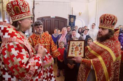 Владыка Марк провёл Божественную литургию в храме села Мурмино в Рязанском районе