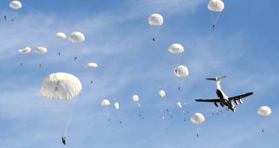 Рязанские десантники зимой 7000 раз прыгнули с парашютом