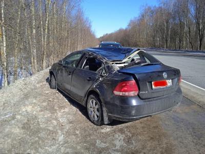 В Рязанской области автомобиль при неудачном обгоне опрокинулся в кювет