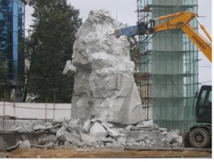 Начался демонтаж скульптурной композиции  мемориального комплекса на площади Победы