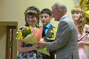 Олег Ковалёв поздравил выпускников рязанской школы №21