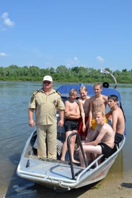 Для школьников Рязанского района провели занятия по безопасности на водоёмах