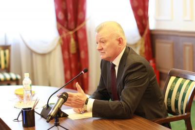 Олег Ковалёв призвал рязанских политологов раскрывать суть псевдообещаний