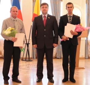 Представители областного спортактива получили денежные вознаграждения губернатора