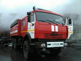 Ночное возгорание на складе в Рязани тушили шесть пожарных расчётов