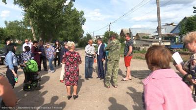 Жители посёлка Недостоево попросили Олега Булекова благоустроить пруд