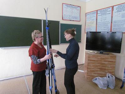 Депутат Госдумы подарила воспитанникам Елатомской школы-интерната лыжи