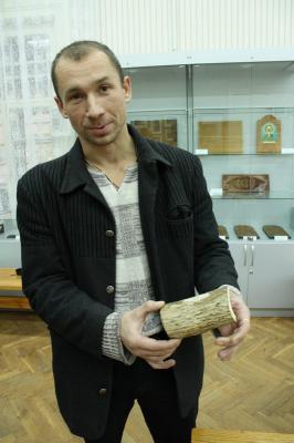 Евгений Широчкин с бивнем мамонта