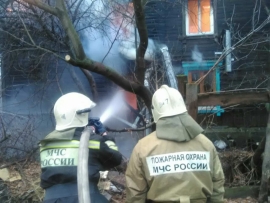 Нежилой дом на улице Рыбацкой сгорел