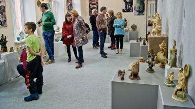 Рязанцев приглашают в Скопин на выставку сестёр-художниц гончарного промысла