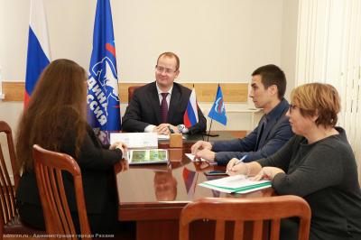 Сергей Карабасов пообещал рязанцу отремонтировать муниципальную квартиру