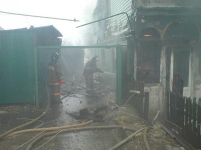 Три пожарных расчёта не уберегли дом в Шацке