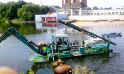 Рюминский пруд очищают «Ватермастером»