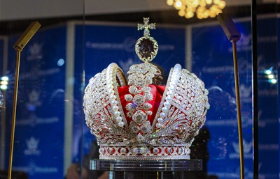 Рязанцам представили реплику Большой императорской короны