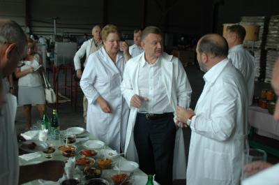 Губернатор продегустировал маринованные грибы ООО «Ряжский погребок»