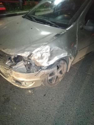 В Приокском столкнулись Renault Logan и «шестёрка», пострадала девушка