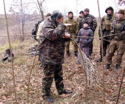 Бойцы рязанского спецназа поделились навыками выживания в полевых условиях