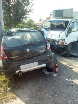 В Рыбновском районе столкнулись грузовик Hyundai и Renault Sandero, есть пострадавшие