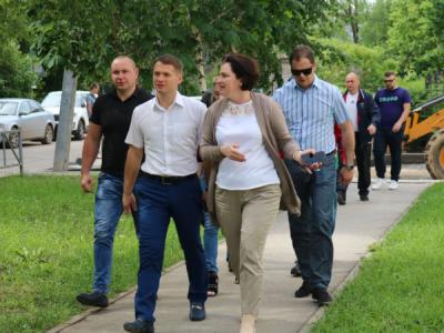 Депутаты «Единой России» проверили ход работ по благоустройству рязанских дворов