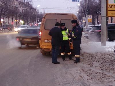 Рязанские гаишники выявили свыше 100 нарушений со стороны водителей маршруток