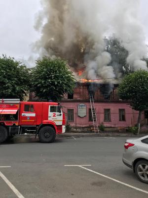В Рязани загорелось здание на Праволыбедской улице