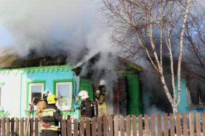 Четыре пожарных расчёта тушили жилой дом под Рязанью