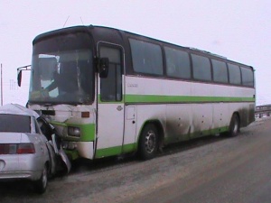На рязанском участке М5 автобус смял «десятку»