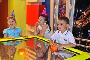 Детский центр «Маленький принц» приглашает детей на свой день рождения